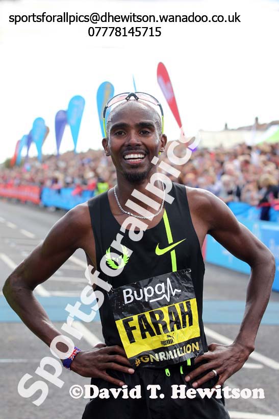 Mo Farah after winning the mens 2014 BUPA Great North Run. Photo: David T. Hewitson/Sports for All Pics